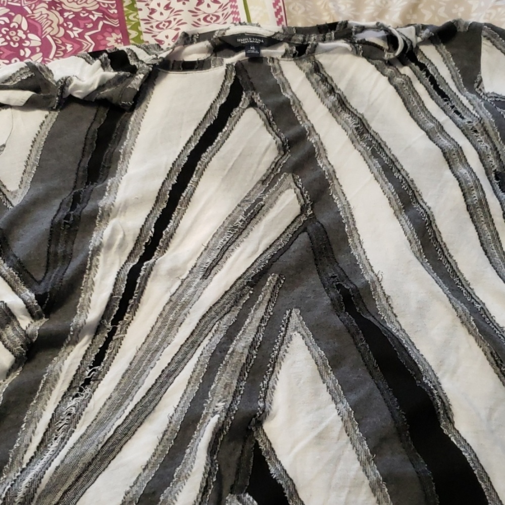 Top - Picture 2 of 2